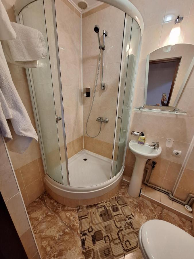 Барселона Hotel Mizikevycha Exterior photo