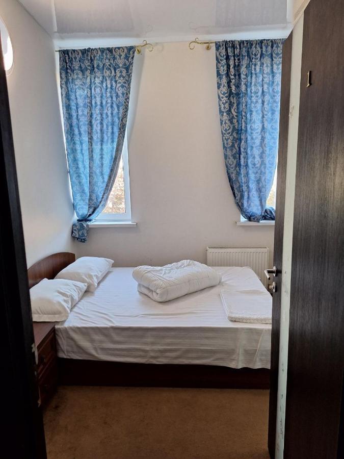 Барселона Hotel Mizikevycha Exterior photo